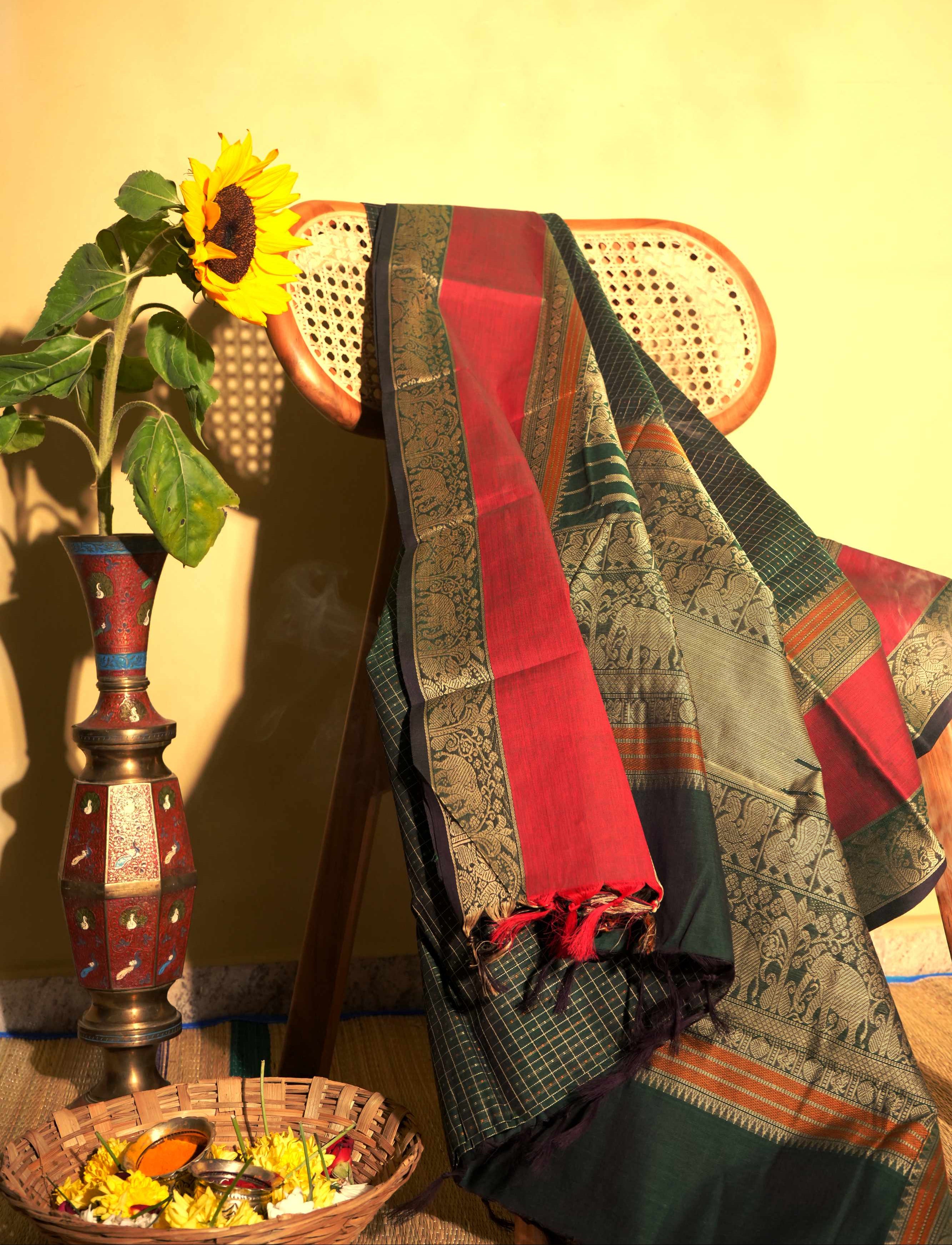 Harīta Mayūra Rekhā